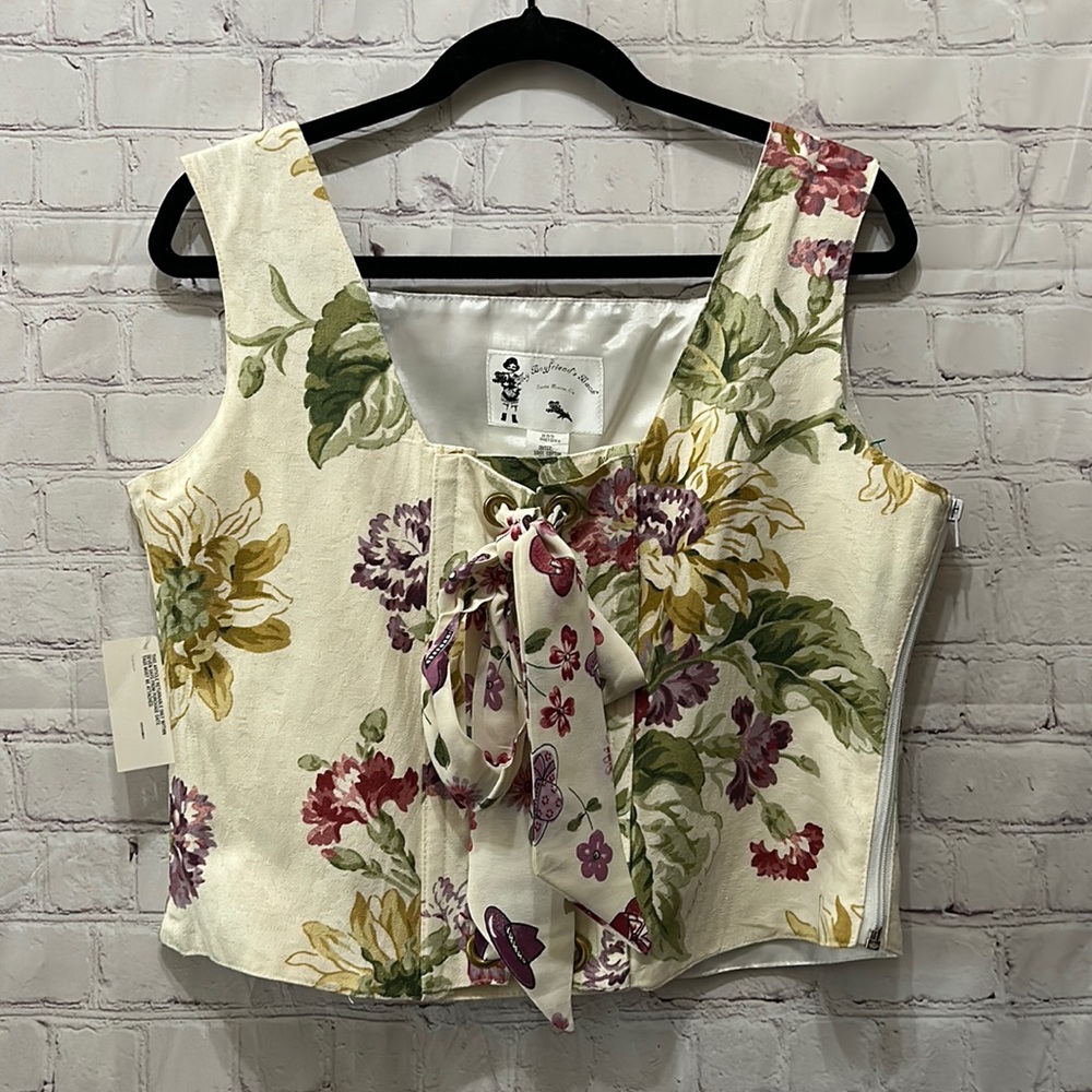 VTG Boutique Floral Corset Tie-Front Crop Top in Cream by Jans Town & Country